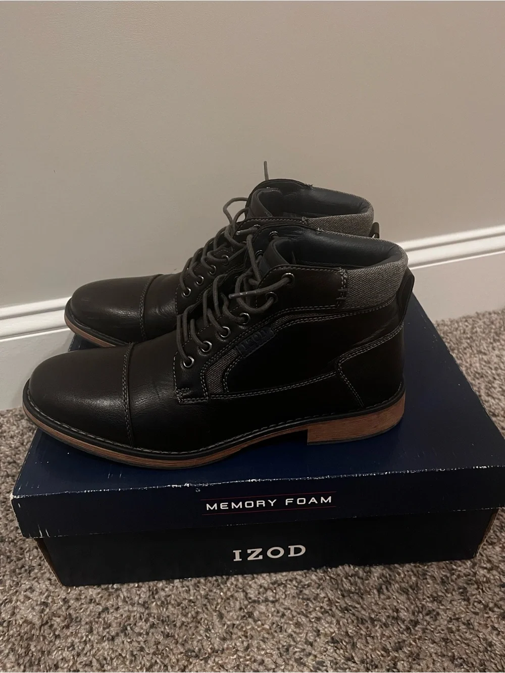 Izod Black and Gray Leather Chukka Boots